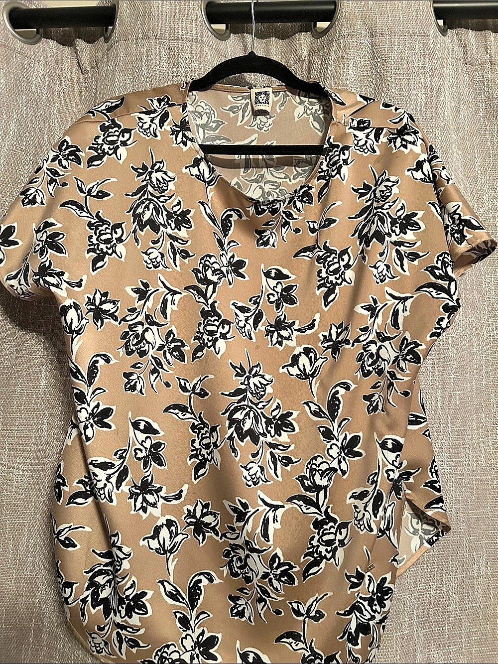 Anne Klein Floral Short Sleeve Blouse in Brown & Black